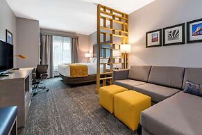 Comfort Inn & Suites Jacksonville - Orange Park Near Naval Air Station