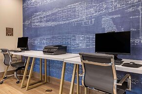 Comfort Inn & Suites Jacksonville - Orange Park Near Naval Air Station