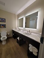 Comfort Inn & Suites Jacksonville - Orange Park Near Naval Air Station