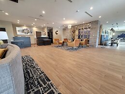 Comfort Inn & Suites Jacksonville - Orange Park Near Naval Air Station