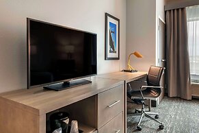 Comfort Inn & Suites Jacksonville - Orange Park Near Naval Air Station