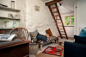 Weeke Brook - Quintessential Thatched Luxury Devon Cottage