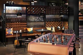 Moxy Edinburgh Fountainbridge