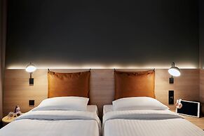 Moxy Edinburgh Fountainbridge