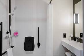 Moxy Edinburgh Fountainbridge