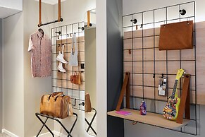 Moxy Edinburgh Fountainbridge