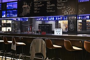 Moxy Edinburgh Fountainbridge