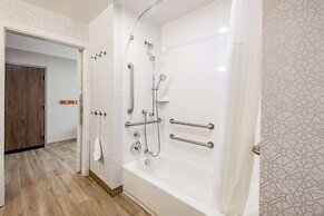 Hampton Inn & Suites Benton Harbor