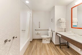 Hampton Inn & Suites Benton Harbor