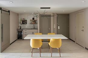 Epicurean Atlanta, Autograph Collection