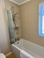 Hollicarrs - Wildflower Lodge