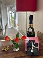 Hollicarrs - Wildflower Lodge