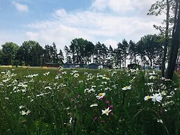 Hollicarrs - Wildflower Lodge