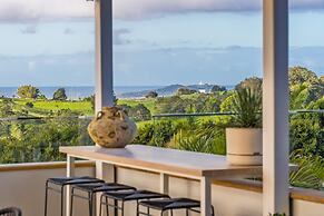 Your Luxury Escape - White Wood