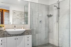 Your Luxury Escape - White Wood