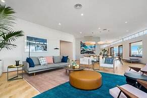 Your Luxury Escape - White Wood