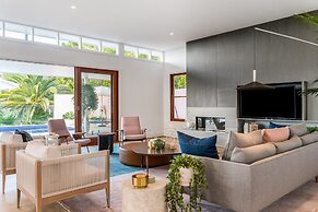 Your Luxury Escape - White Wood