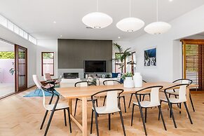 Your Luxury Escape - White Wood