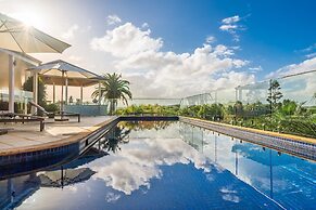 Your Luxury Escape - White Wood