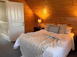 Sails - Elegant, spacious beach villa