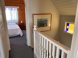 Sails - Elegant, spacious beach villa