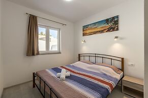 House With Private Pool M&M