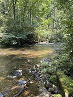 Bear's Mountaintop Views 3 Bedroom Chalet by RedAwning