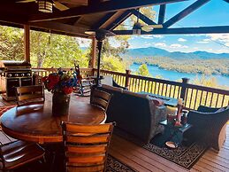 Bear's Mountaintop Views 3 Bedroom Chalet by RedAwning