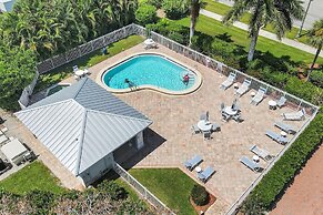 Grandview 305, Marco Island Vacation Rental 2 Bedroom Condo by Redawni