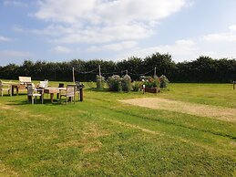 Luxury Safari Lodge Surrounded by Deer!! 'fallow'