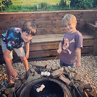 Luxury Safari Lodge Surrounded by Deer!! 'fallow'