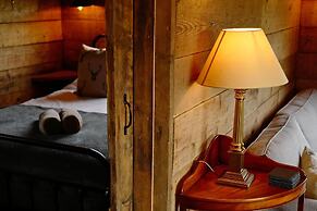 Luxury Safari Lodge Surrounded by Deer!! 'fallow'