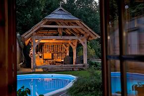 Chalet Podgorje With Pool
