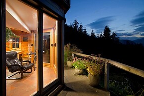 Chalet Podgorje With Pool