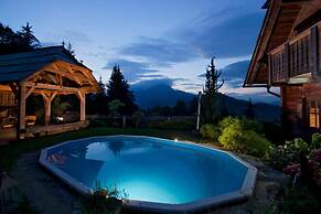 Chalet Podgorje With Pool