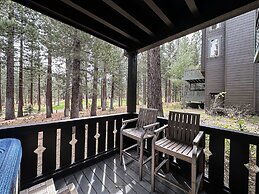 Timbers 6 Updated and Pet-Friendly, Private Jacuzzi, Private Garage by