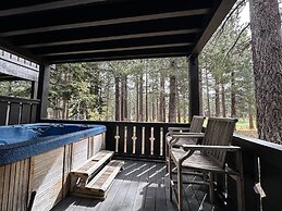 Timbers 6 Updated and Pet-Friendly, Private Jacuzzi, Private Garage by