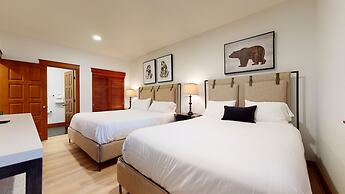 Timbers 6 Updated and Pet-Friendly, Private Jacuzzi, Private Garage by