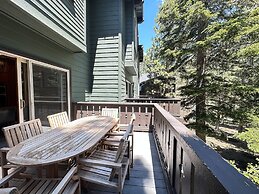Timbers 6 Updated and Pet-Friendly, Private Jacuzzi, Private Garage by