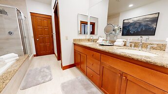 Timbers 6 Updated and Pet-Friendly, Private Jacuzzi, Private Garage by