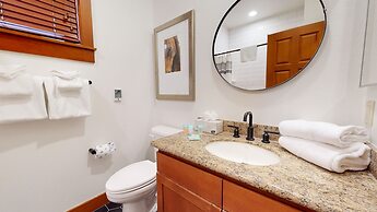 Timbers 6 Updated and Pet-Friendly, Private Jacuzzi, Private Garage by