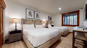 Timbers 6 Updated and Pet-Friendly, Private Jacuzzi, Private Garage by