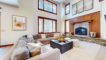 Timbers 6 Updated and Pet-Friendly, Private Jacuzzi, Private Garage by