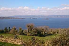 Stunning log Cabin on the Lake