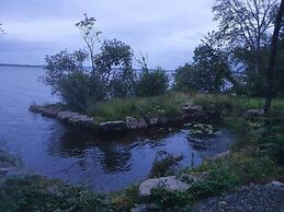 Stunning log Cabin on the Lake