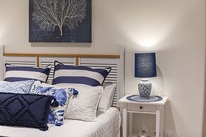 Hamptons Retreat on Level 77 Skytower