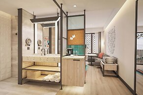 Aloft Bali Kuta at Beachwalk