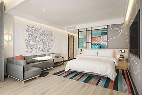 Aloft Bali Kuta at Beachwalk