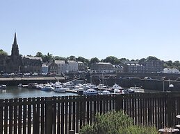 Remarkable 2 Bed Apartment in Edinburgh