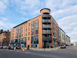 Remarkable 2 Bed Apartment in Edinburgh